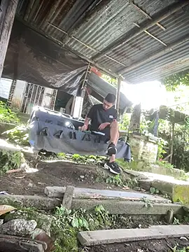 Jestebanano online show from April 4, 2026, 2:23 pm