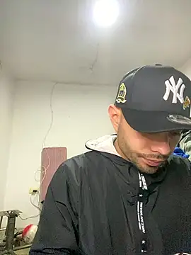 Jestebanano online show from January 13, 2026, 4:05 am