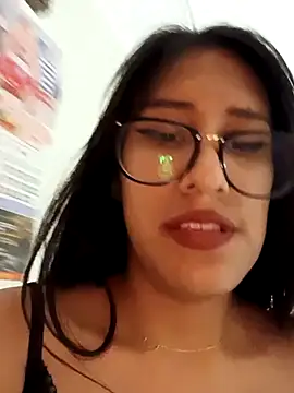 AleFantasy0001 online show from January 6, 2025, 10:36 pm