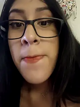 AleFantasy0001 online show from March 8, 2025, 5:43 pm