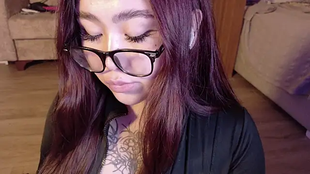 Snapshot of Yuriko_May chatting on September 9, 2025, 5:11 pm Yuriko May online show from September 9, 2025, 5:11 pm