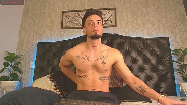 Snapshot of MattDevon chatting on February 3, 2026, 6:40 am MattDevon online show from February 3, 2026, 6:40 am