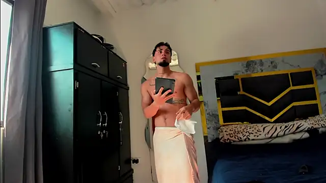 MattDevon online show from November 8, 2025, 7:28 pm