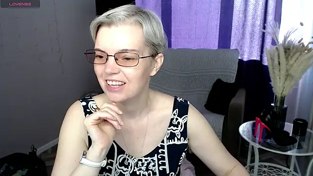 Snapshot of Cutie_Erikaa1 chatting on May 22, 2026, 2:20 am Cutie Erikaa1 online show from May 22, 2026, 2:20 am