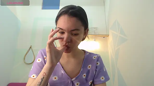 Mia-kalinfa online show from January 31, 2025, 4:27 pm