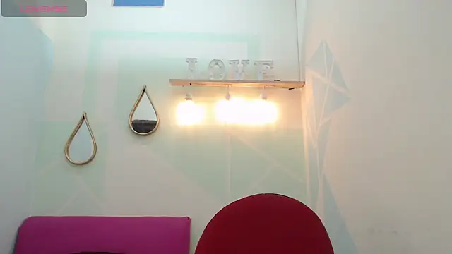 Mia-kalinfa online show from March 13, 2025, 4:45 pm