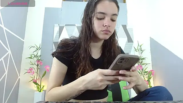 Mia-kalinfa online show from January 30, 2025, 10:51 pm