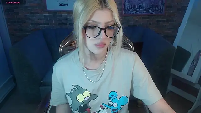 Kitty fox b online show from March 10, 2025, 12:49 pm