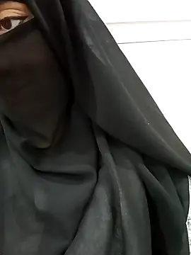 Sexy-divorced-woman online show from January 11, 2025, 1:27 am