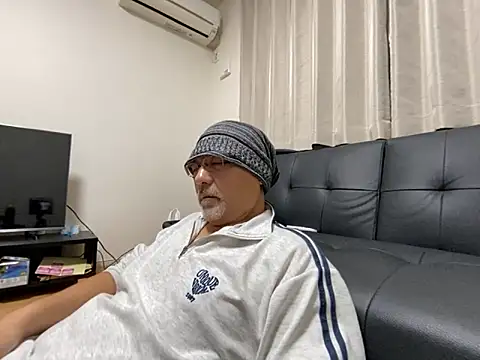 Grandpa29hijii online show from November 9, 2025, 12:42 pm