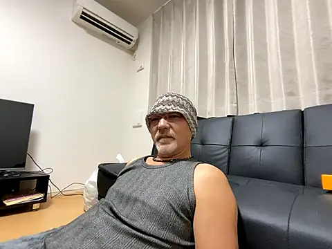 Grandpa29hijii online show from October 18, 2025, 1:13 pm