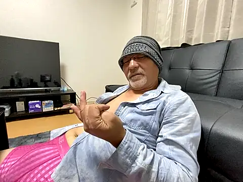 Grandpa29hijii online show from October 29, 2025, 1:43 pm