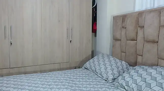 aleejhandraa online show from February 22, 2025, 9:48 pm