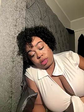 camiliaskye online show from September 23, 2025, 2:40 am