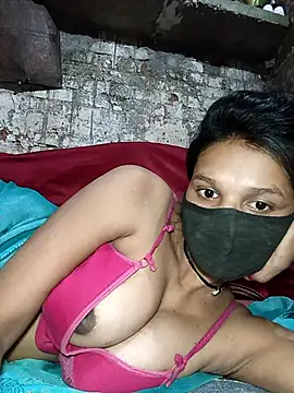 Snapshot of Hoty_girl_143 chatting on June 2, 2026, 1:27 am Hoty girl 143 online show from June 2, 2026, 1:27 am