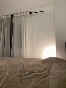 IamCrystal2 online show from November 25, 2025, 12:33 am