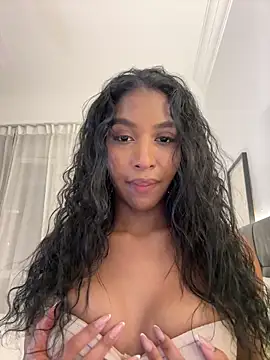 IamCrystal2 online show from May 15, 2026, 10:52 pm