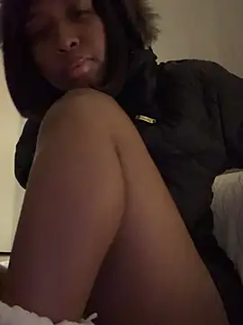 IamCrystal2 online show from December 29, 2024, 9:20 pm