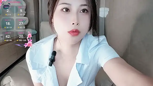 Blossom-666 online show from September 12, 2025, 4:51 pm