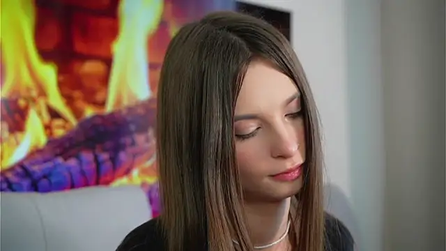 Snapshot of EvaLung777 chatting on December 4, 2025, 10:03 am EvaLung777 online show from December 4, 2025, 10:03 am