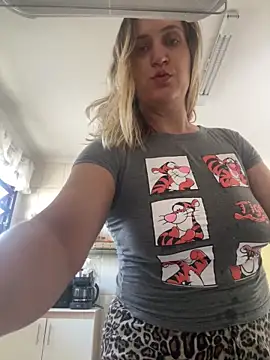 Snapshot of Bia_sexynovaes chatting on February 10, 2026, 5:23 pm Bia sexynovaes online show from February 10, 2026, 5:23 pm