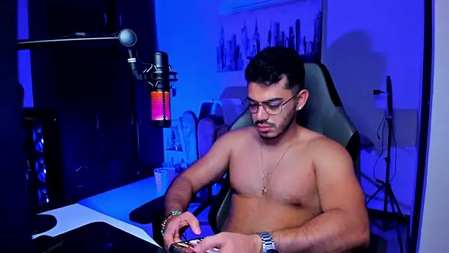 Snapshot of BrunoD31 chatting on December 1, 2025, 12:28 pm BrunoD31 online show from December 1, 2025, 12:28 pm