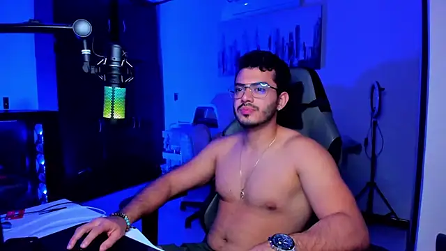 Snapshot of BrunoD31 chatting on November 17, 2025, 3:43 am BrunoD31 online show from November 17, 2025, 3:43 am