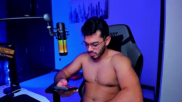 Snapshot of BrunoD31 chatting on October 13, 2025, 1:12 pm BrunoD31 online show from October 13, 2025, 1:12 pm