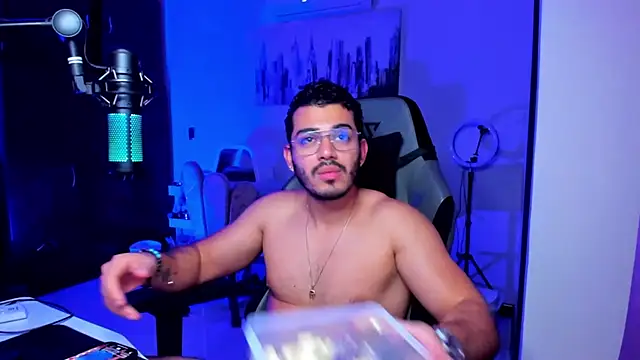 Snapshot of BrunoD31 chatting on November 23, 2025, 7:18 am BrunoD31 online show from November 23, 2025, 7:18 am