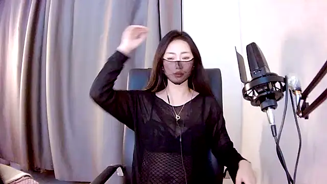 Snapshot of Fang-Xiaojie chatting on December 20, 2024, 10:49 am Fang-Xiaojie online show from December 20, 2024, 10:49 am