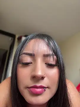 missycanoo online show from April 21, 2026, 8:26 pm