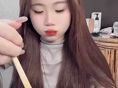 Snapshot of Yu_baby chatting on December 4, 2025, 7:51 am Yu baby online show from December 4, 2025, 7:51 am