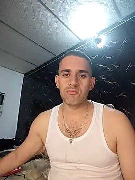 CRISTHIAN GREY01 online show from January 17, 2026, 5:49 pm