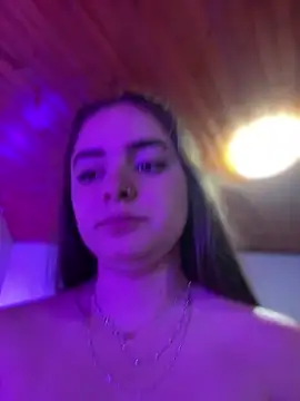 imlindapink online show from March 13, 2025, 2:05 am