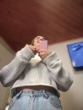 imlindapink online show from September 12, 2025, 6:40 pm