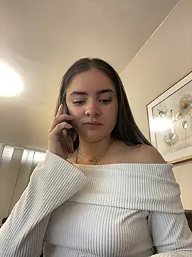 imlindapink online show from March 18, 2025, 5:01 pm