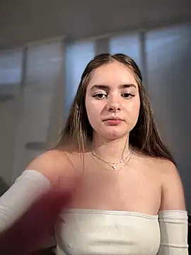 imlindapink online show from March 17, 2025, 10:40 pm