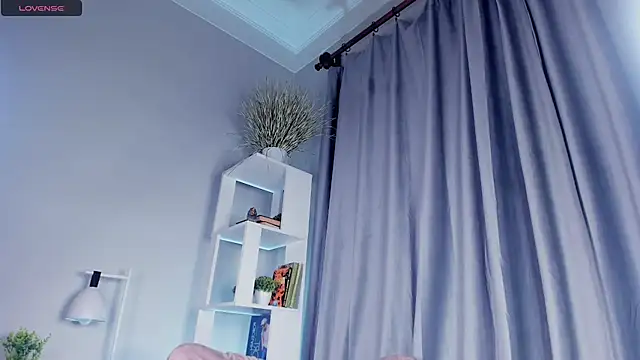 ElizavecaSunrise online show from March 8, 2025, 4:06 pm