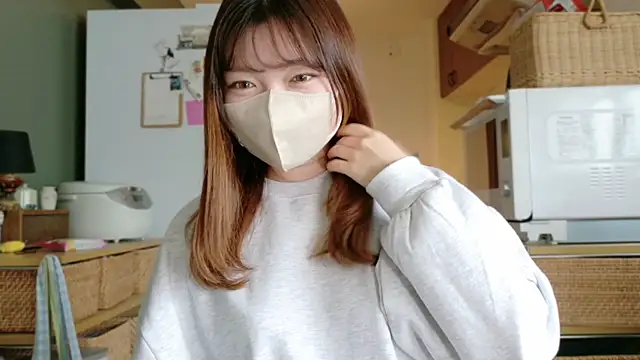  Yui  online show from October 12, 2025, 4:25 am