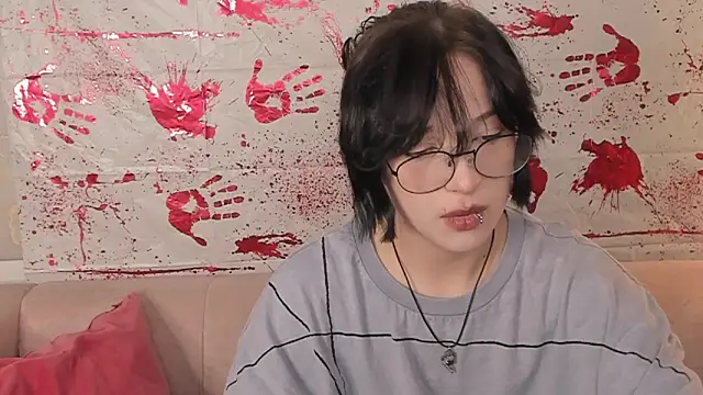 fiamoory online show from October 27, 2025, 1:17 am