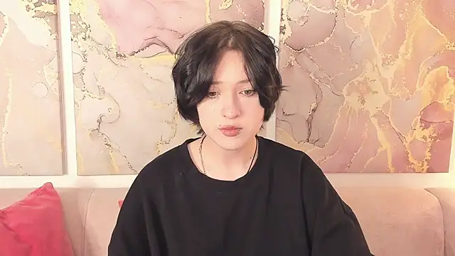 fiamoory online show from November 17, 2025, 1:20 am