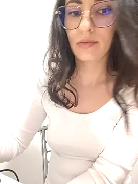 saidaskye online show from April 17, 2026, 6:11 pm