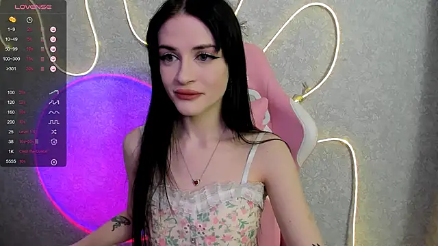 Snapshot of Molly_Crystall chatting on May 15, 2026, 3:48 am Molly Crystall online show from May 15, 2026, 3:48 am
