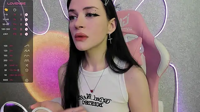 Molly Crystall online show from July 2, 2026, 5:13 am