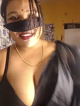 Snapshot of Radhikadavi879 chatting on September 30, 2025, 5:08 pm Radhikadavi879 online show from September 30, 2025, 5:08 pm