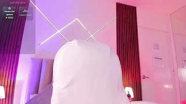 alisson sanders online show from November 18, 2025, 1:03 pm