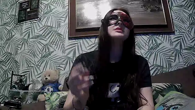 LexiSnowUK online show from April 3, 2026, 8:54 am