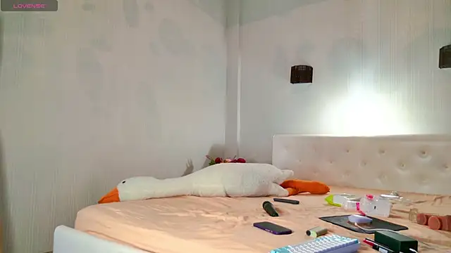 hard candyy online show from September 10, 2025, 10:58 am