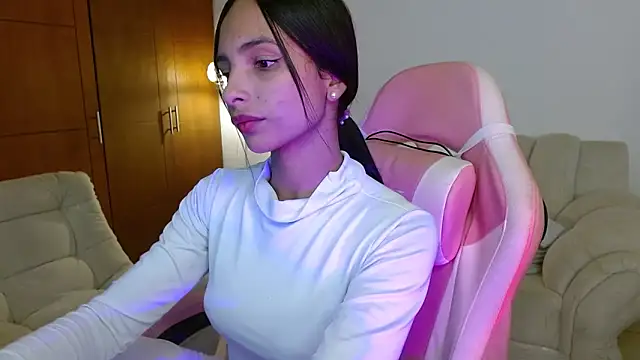 AnnitaSerna  online show from March 26, 2026, 3:38 am