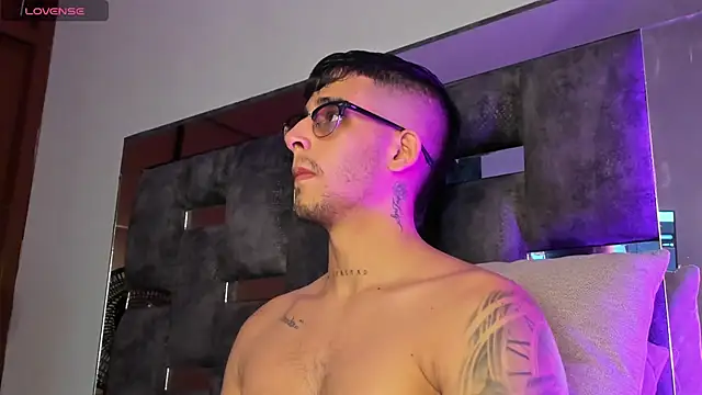 Snapshot of iamcamiloo_ chatting on March 18, 2025, 3:56 am iamcamiloo online show from March 18, 2025, 3:56 am